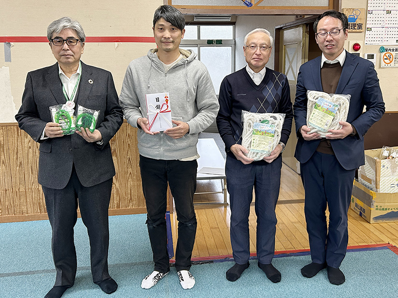 こくみん共済鳥取からなわとび　センターと労協うべのっこの児童クラブに